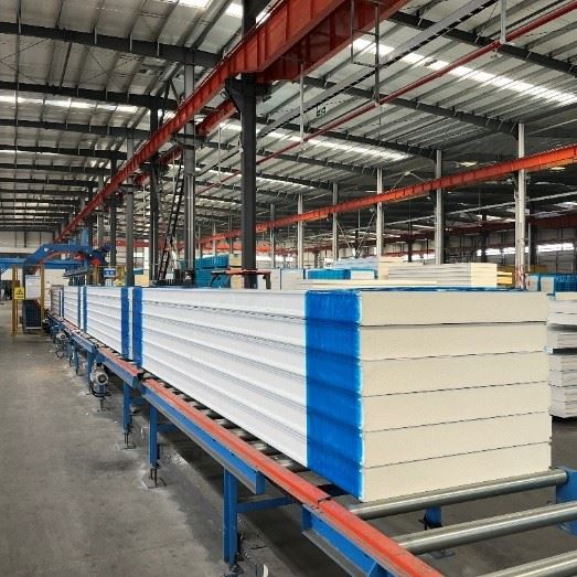 Kam-Kilitli Soğuk Oda Sandviç Panelleri ve Makine-Yapımı Soğuk Oda Sandviç Panelleri Karşılaştırması